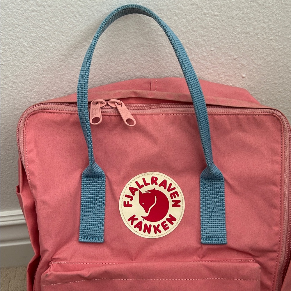 Fjallraven Kånken Pink Backpack - Picture 3 of 8